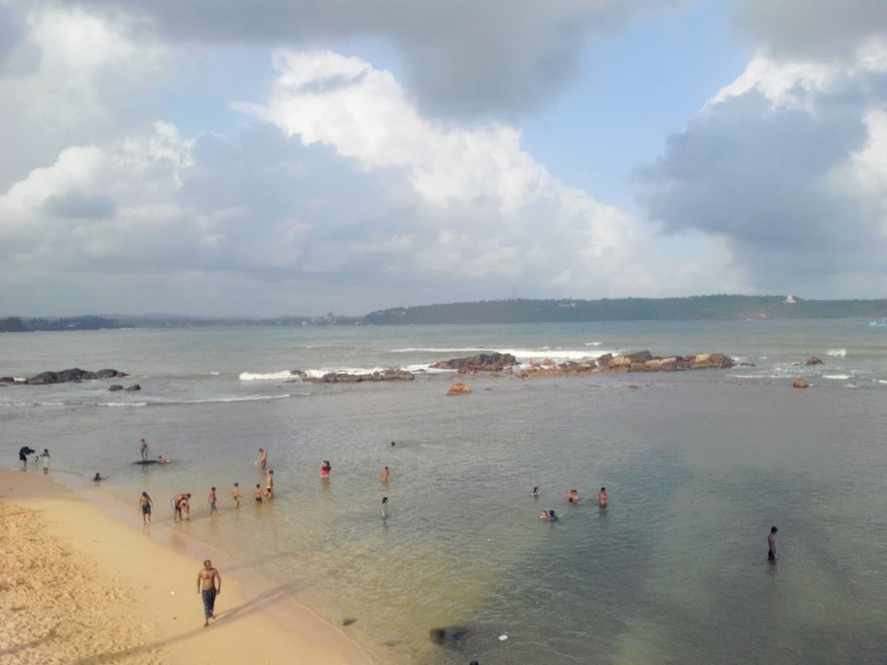 La baie de sable d'Unawatuna, Sri Lanka