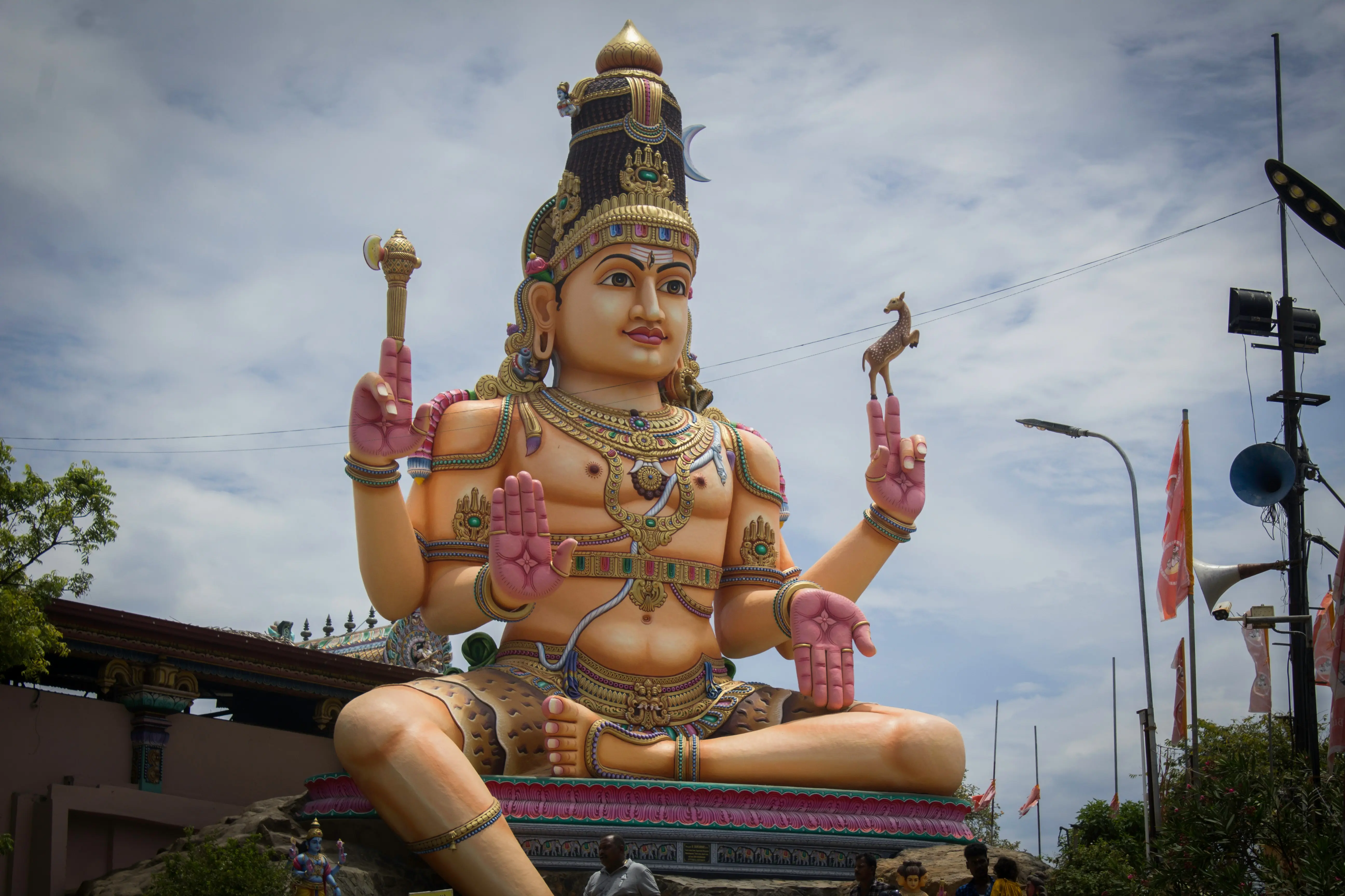Chauffeur privé en visite des plages et temples de Trincomalee au Sri Lanka